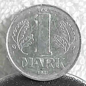 Circulated 1977 German 1 Mark Bundes Republik Deutsche Demokratische Coin!!
